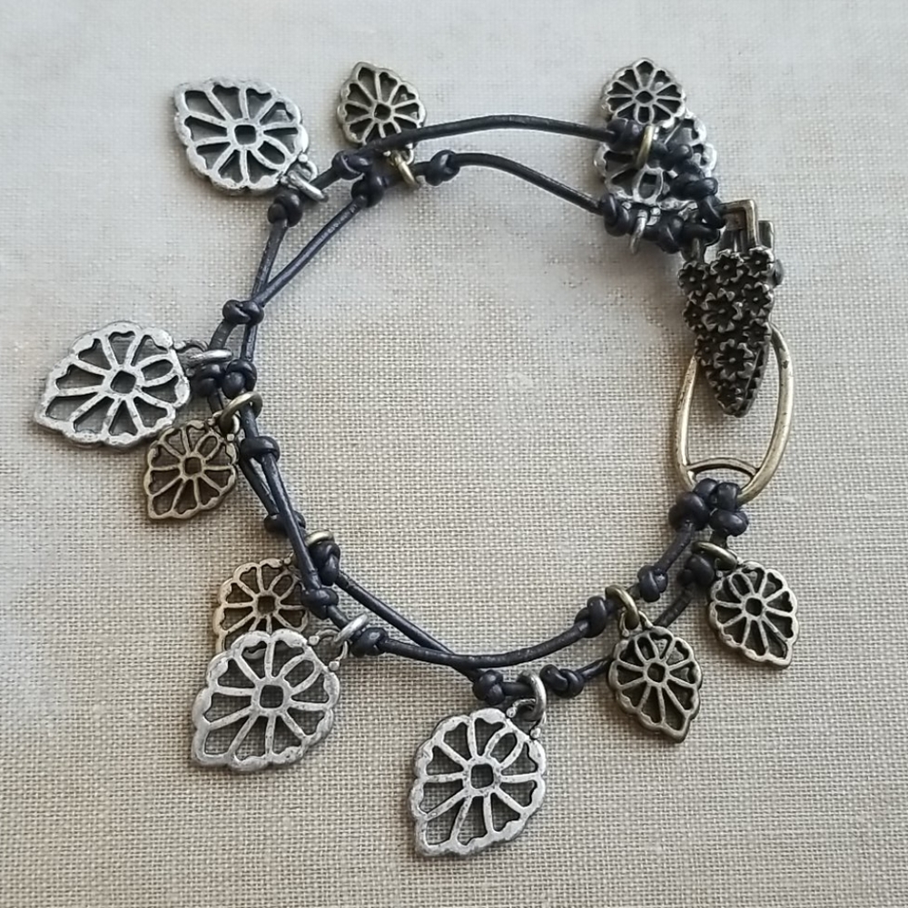 Lucky brand leaf clip leather/metal bracelet - Picture 2 of 4